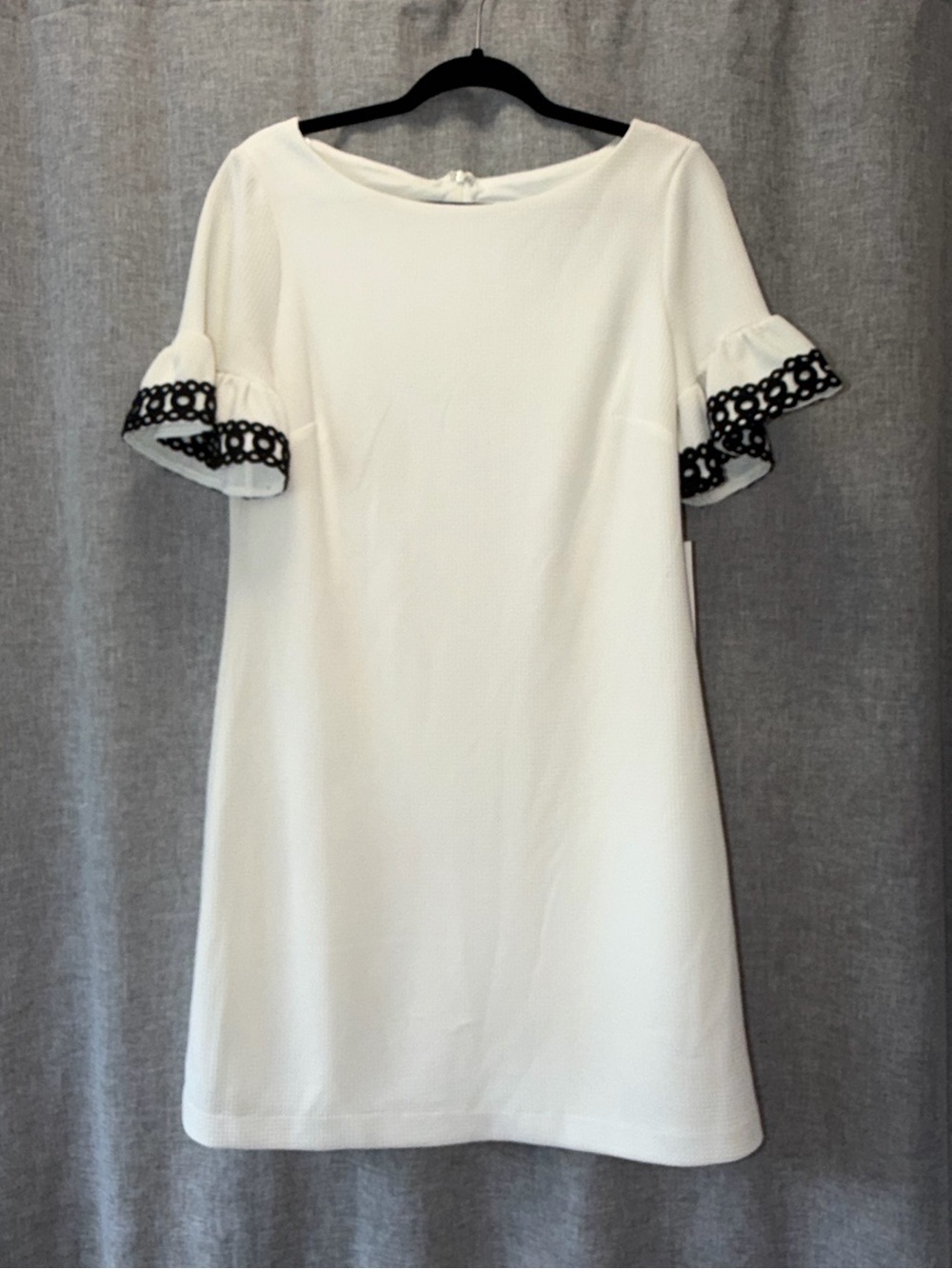 ELLE White Mini Dress with Black Lace-Trim Sleeves NWT Medium